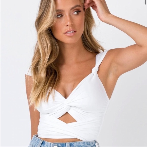 Lioness Wrap Top - Picture 3 of 8